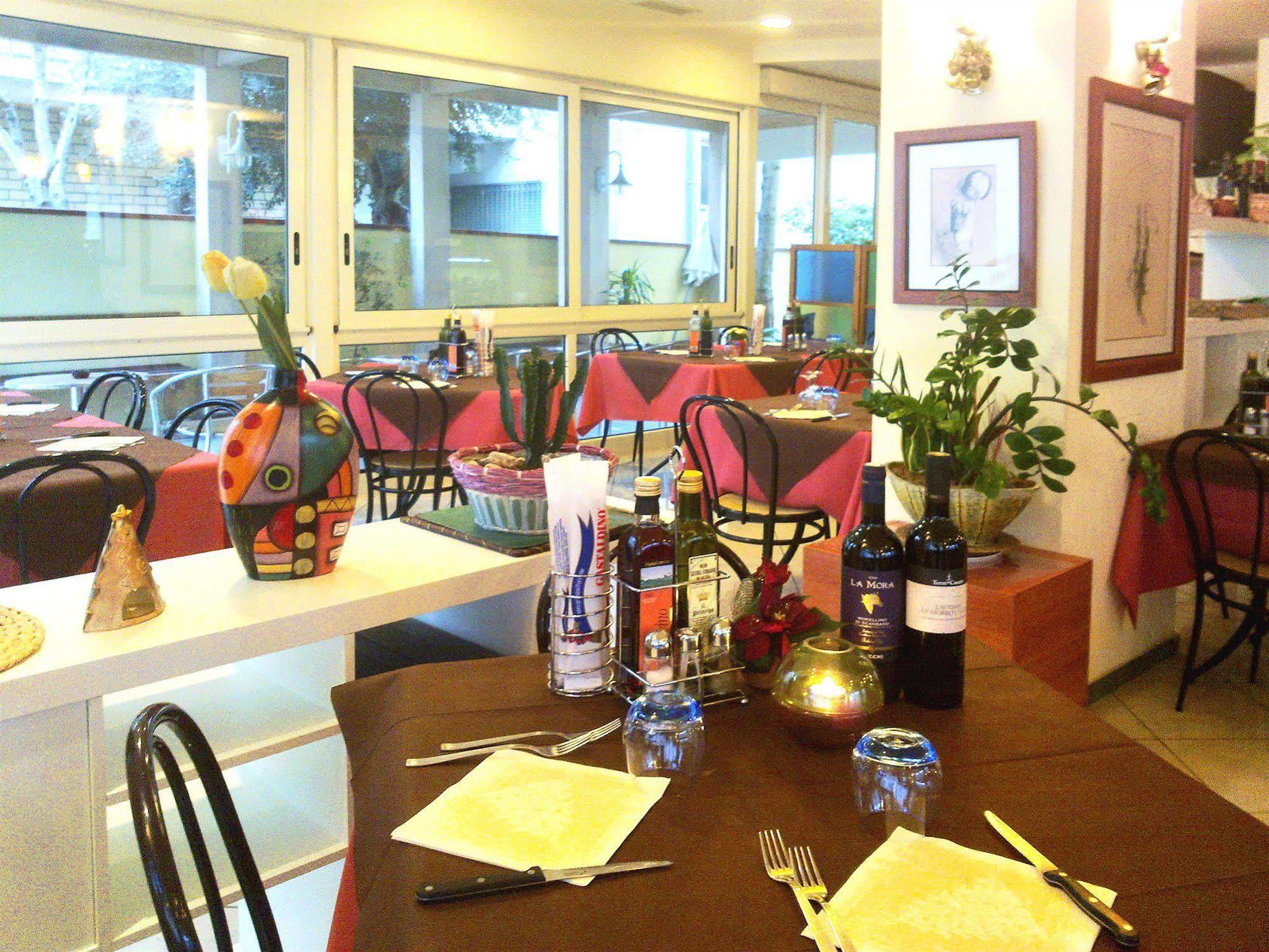 Hotel Locanda Rosy Cattolica Exterior photo