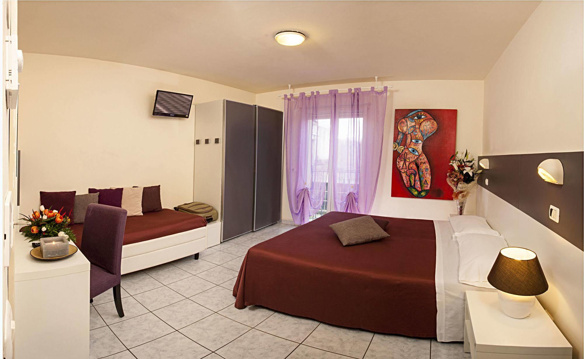 Hotel Locanda Rosy Cattolica Exterior photo